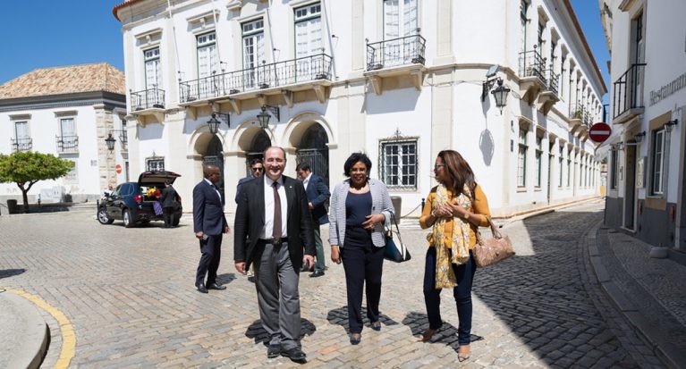 Embaixadora de Moçambique visitou capital algarvia