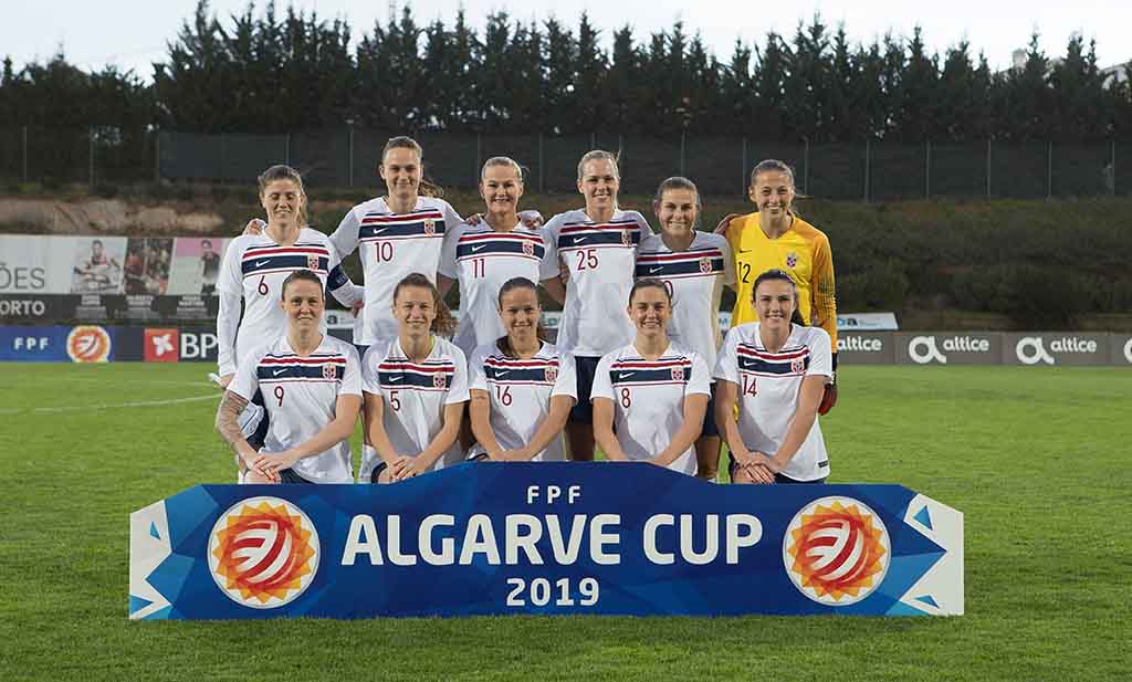 Algarve Cup faz o elogio do futebol feminino mundial em Lagoa, cidade